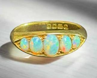 English 18K Gold Opal Ring