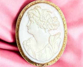 1870 Pink Shell Cameo In Gold
