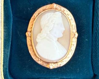 1840 English Shell Cameo Brooch