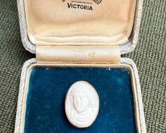 1860 Victorian Shell Cameo Brooch
