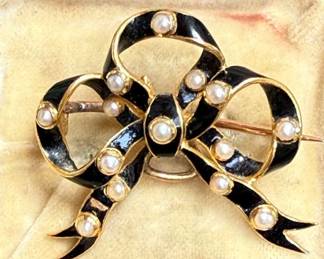 Vintage Ribbon Brooch With Pearls