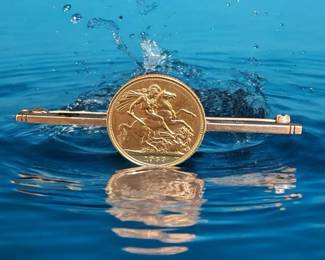 1959 GOLD SOVEREIGN COIN BAR BROOCH QUEEN ELIZABETH II