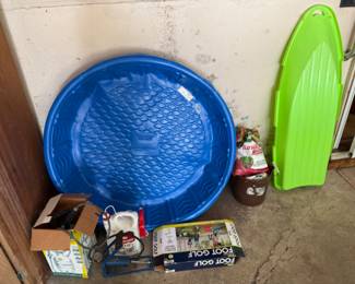 Kids Pool, Sleds