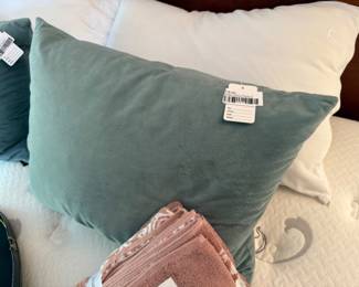 Decorative Pillows 