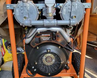 Generator. Gas or propaine. 170 hours of use.