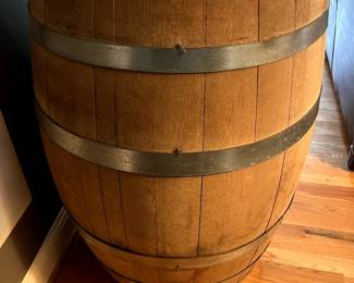 This beautiful wine barrel is in amazing condition! What a useful and interesting piece! If you don't make wine, put a piece of glass on top of it and you have a great table!