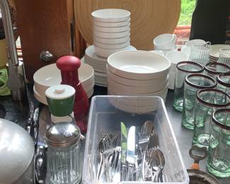 Kitchenware & Collectibles