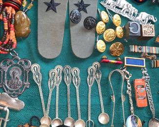 Costume Jewelry & Collectibes