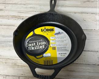 Lodge Seasoned Cast Iron 10.25” Skillet Brand New