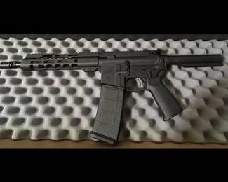 AR-15 Gun PSA 10.5” 5.56 NATO AR Pistol - Nitride Barrel, M-Lok, MOE, EPT Trigger - Complete Brand new never fired