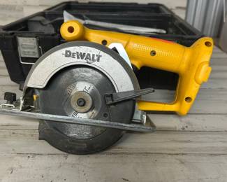 DEWALT 18V Cordless 6-1/2” Circular Saw Tool Only – Heavy Duty Power Tool