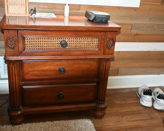 3 drawer night stand