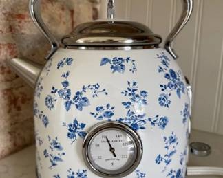 Laura Ashley Dome Kettle electric China Rose Pattern NEW