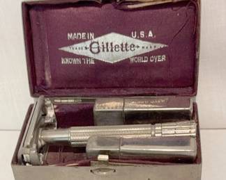 Vintage Gillette Shaving Travel Kit Safety Razor And Blade With Silver Plated Chrome Case