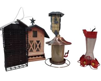 6 Outdoor Bird Feeders