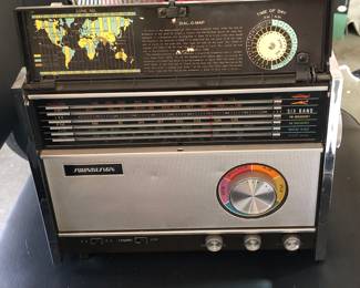 Soundesign Shortwave AM/FM Radio