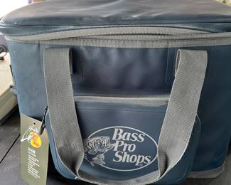 New Bass Pro Shop 24 Can Soft Sided Cooler