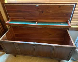 Lane cedar chest