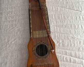 Antique Ukelin 