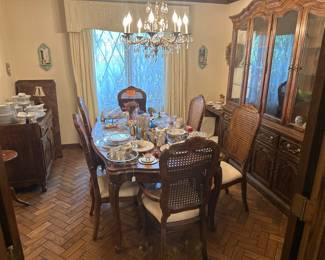 Thomasville dining room set