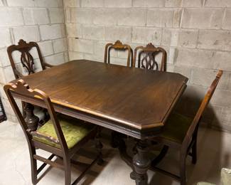 Dining Room Table and Chairs 