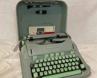 Hermes 3000 Typewriter