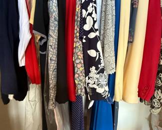 112 WomensFormalandFineClothing