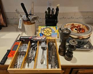 185 TheKitchenDrawers