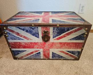 83 UnionJackDecorativeStorageChest
