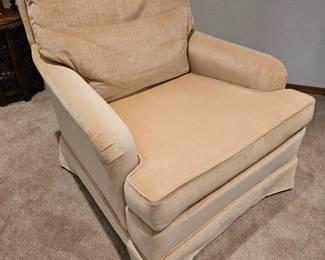 91 CreamColoredUpholsteredClubLoungeChair