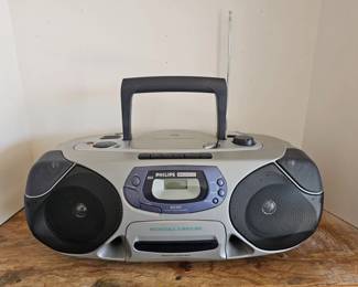 167 PhilipsMagnavoxAMFMCDCassetteRecorder