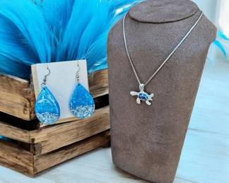 Beachy Sea Turtle Necklace Earrings