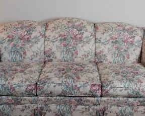 Broyhill Floral Patterned Sofa