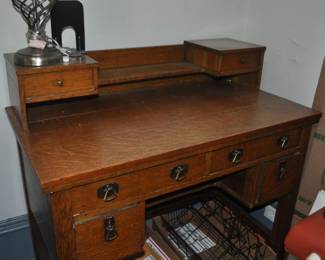 Arts and craft desk