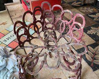 horse shoe chair