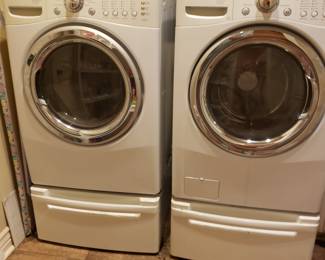Large LG steam washer front load washer/dryer w drawers