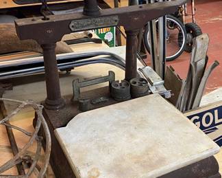 Country Store Platform Scale