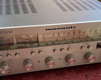 Nice Marantz 2252B Receiver