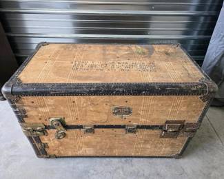 Vintage Hartmann Steamer Trunk with Drawers and Hangers