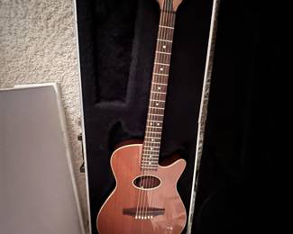 Peavy Electric Guitar & Case