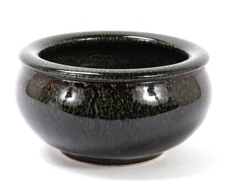 Lot 415 Chinese Green Glazed Porcelain Planter