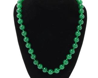 Lot 117 Lovely Bright Green Chinese Jade Style Necklace
