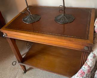 Colony Furniture Co Side/Bedside Table