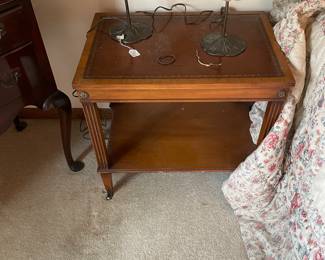 Colony Furniture Co Side/Bedside Table
