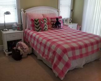 Queen bedroom set: queen bed; two nightstands
