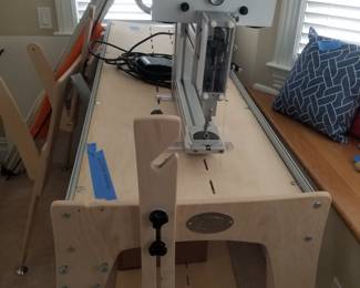 Little Gracie quilting frame; Sunshine 16 handle bar machine