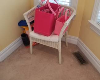 Wicker accent chair