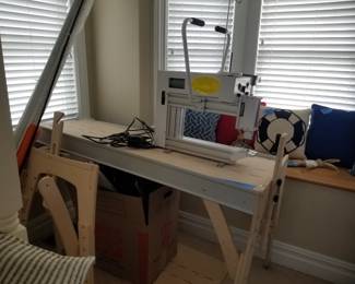 Little Gracie quilting frame; Sunshine 16 handle bar machine