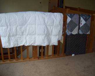  DOWN FILLED QUEEN COMFORTER - ETC