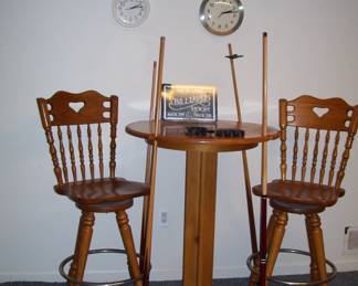 PUB TABLE SET WITH CUE STICK NOTCHES - CLOCKS